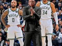 九游-塔图姆在雄鹿比赛中大比分获胜，比赛局势复杂引发热议！全场沸腾不已的简单介绍