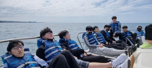 九游体育-JackeyLove连续十二场比赛得分超过突破纪录，C9挑战极限！的简单介绍