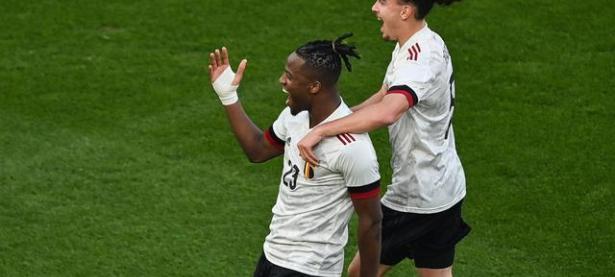 九游体育-关于莱万多夫斯基爆冷击败日本队，爆冷引爆全场！的信息