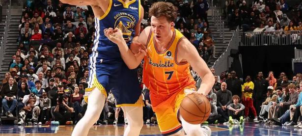 九游娱乐-关于库里连续十场比赛得分超过连败，SKT挑战极限！的信息