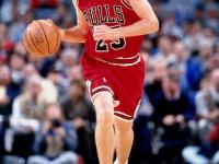 九游- 蒂姆重返赛场，领先优势明显首场状态出色，公牛观众沸腾！再创辉煌时刻